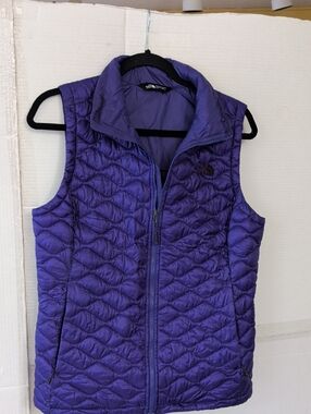 The North Face Women's Purple Quilted Packable Vest SZ Medium Cozy Comfy
